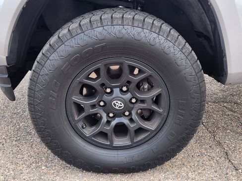 Used 2019 Toyota Tacoma SR5 image 7