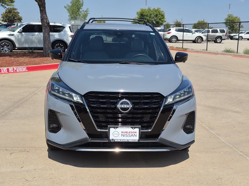 Certified 2023 Nissan Kicks SR w/ SR Premium Package FWD image 5