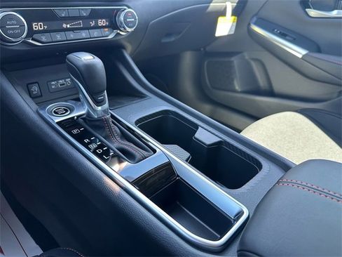 New 2025 Nissan Sentra SR w/ Midnight Edition image 26