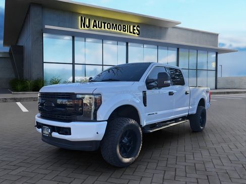 Used 2019 Ford F250 XLT w/ FX4 Off-Road Package image 3