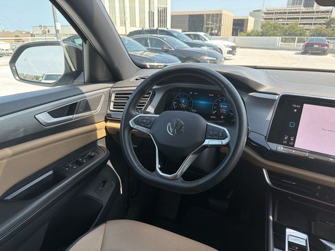 Used 2024 Volkswagen Atlas Cross Sport SE FWD image 28