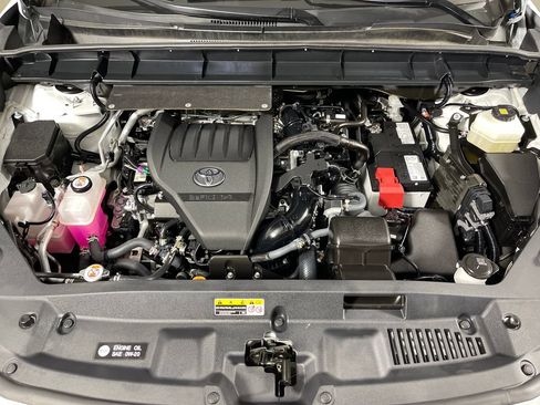 Certified 2024 Toyota Highlander XSE FWD image 9
