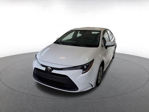 Used 2025 Toyota Corolla LE image 6