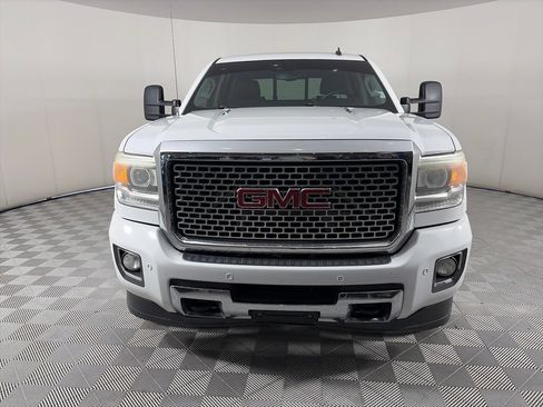 Used 2015 GMC Sierra 2500 Denali w/ Duramax Plus Package AWD/4WD image 2