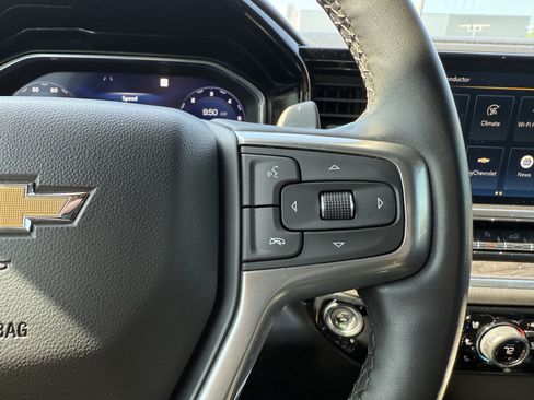 Used 2024 Chevrolet Silverado 1500 LTZ w/ LTZ Convenience Package II AWD/4WD image 18