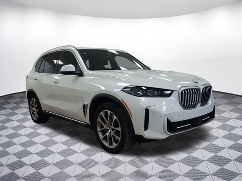 Used 2025 BMW X5 xDrive50e image 6
