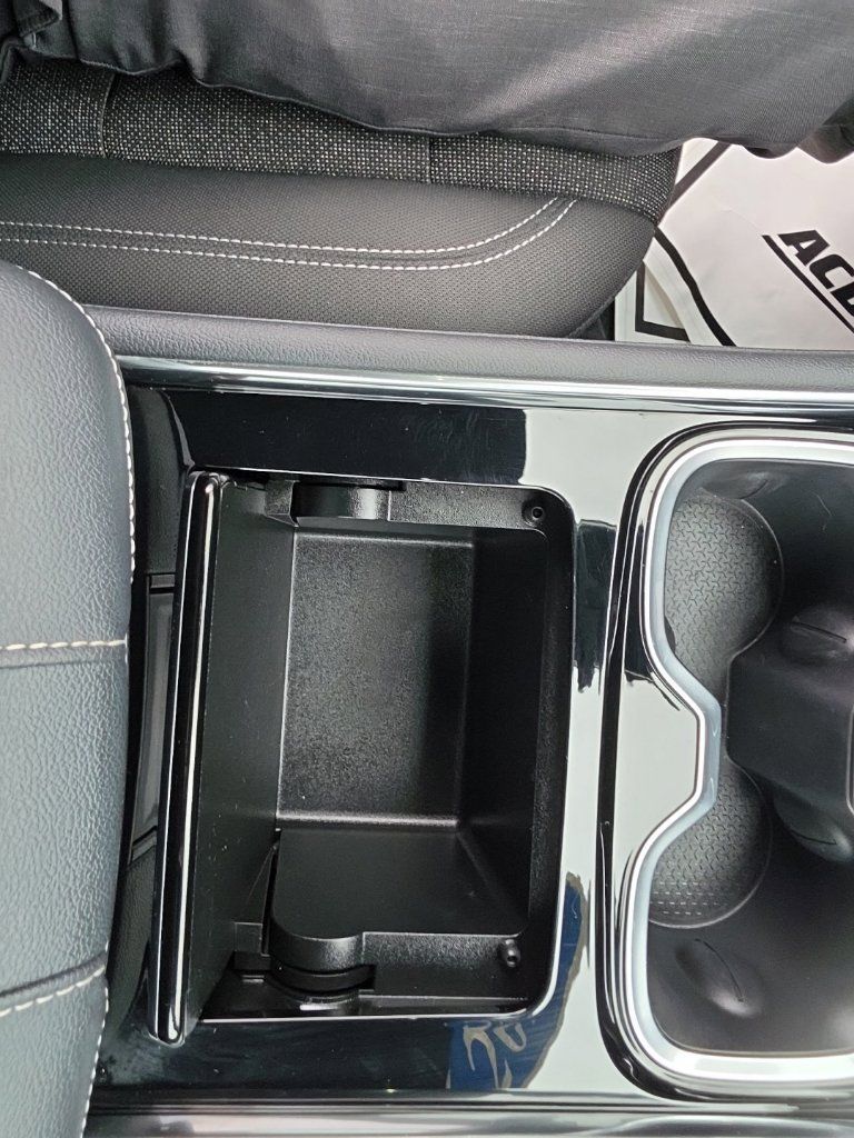 Certified 2024 Chevrolet Traverse LS w/ LPO, Floor Liner Package FWD image 21
