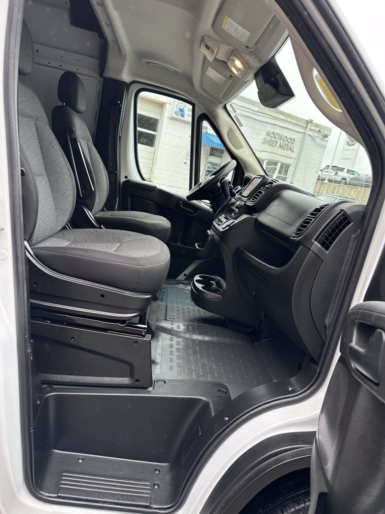 Used 2024 RAM ProMaster 2500 w/ Convenience Group FWD image 29