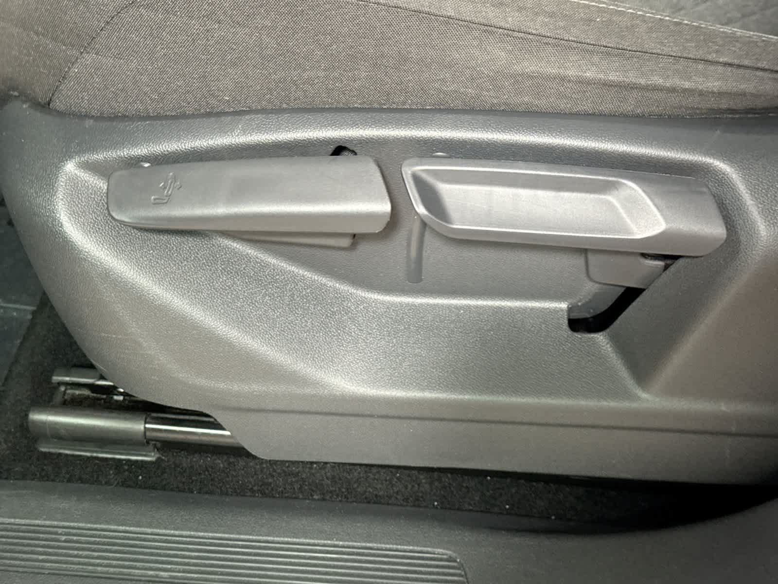 Used 2019 Volkswagen Tiguan S w/ Driver Assistance Package FWD image 23