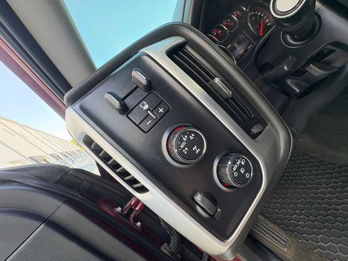 Used 2016 GMC Sierra 1500 SLE w/ SLE Value Package AWD/4WD image 9