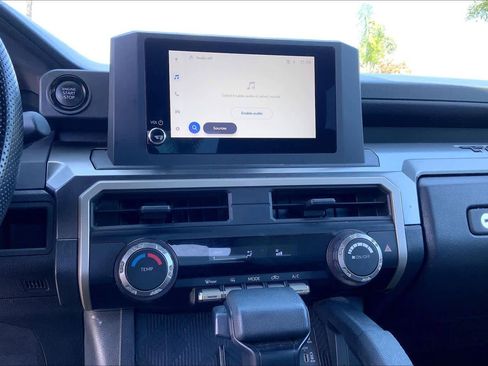 Used 2025 Toyota Tacoma SR5 AWD/4WD image 31