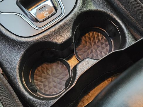 Used 2019 Jeep Cherokee High Altitude image 30