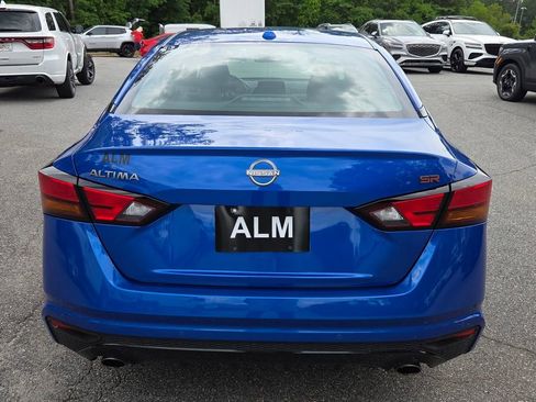 Used 2025 Nissan Altima 2.5 SR FWD image 11