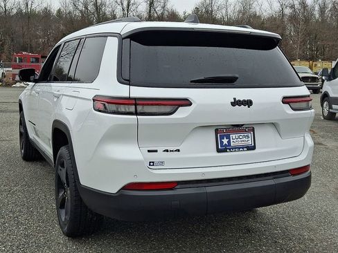 Used 2023 Jeep Grand Cherokee L Laredo AWD/4WD image 9