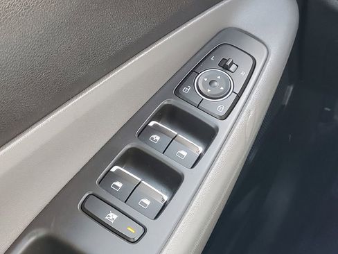 Used 2020 Hyundai Santa Fe SE image 16