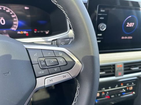 New 2026 Volkswagen Taos SE AWD/4WD image 17