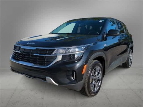 Used 2024 Kia Seltos LX image 4