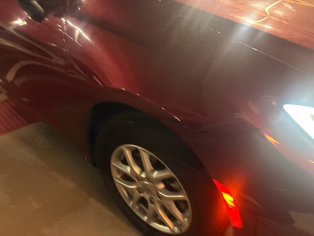 Used 2023 Chrysler Pacifica Touring-L FWD image 3