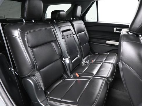 Used 2022 Ford Explorer XLT w/ Equipment Group 202A image 13