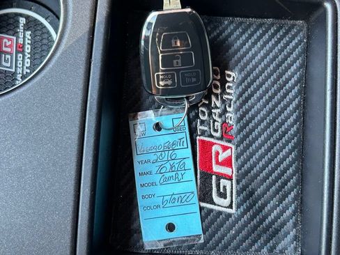 Used 2016 Toyota Camry LE FWD image 38