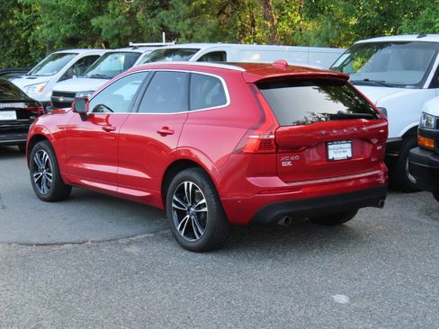 Used 2019 Volvo XC60 T6 Momentum w/ Multimedia Package AWD/4WD image 3