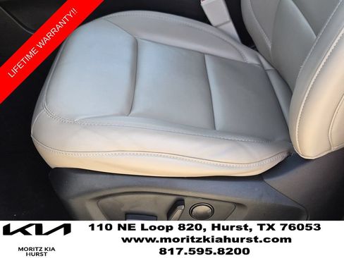 Used 2023 Ford Explorer XLT w/ Equipment Group 202A AWD/4WD image 26