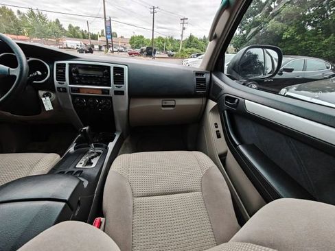Used 2005 Toyota 4Runner SR5 RWD image 18