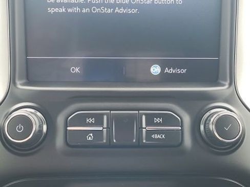 Used 2020 Chevrolet Silverado 1500 LT Trail Boss image 9