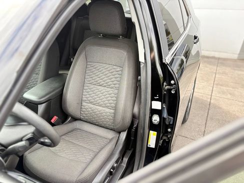 Used 2021 Chevrolet Equinox LT FWD image 12