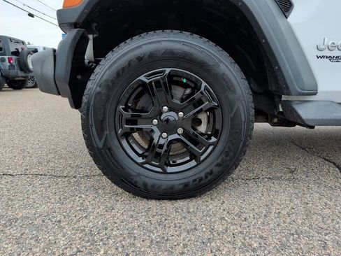 Used 2018 Jeep Wrangler Sport AWD/4WD image 33