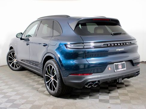 Certified 2026 Porsche Cayenne image 3