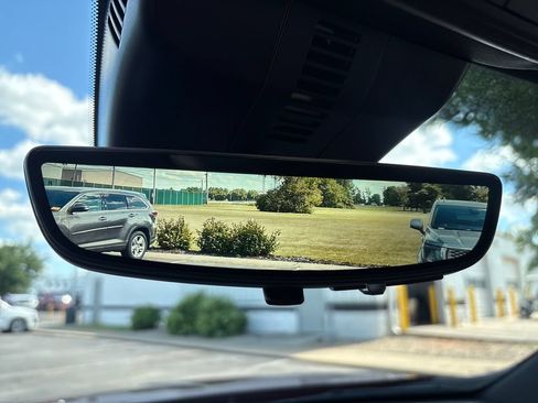 New 2026 Buick Enclave Preferred w/ Power Package FWD image 32