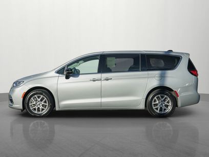 Used 2024 Chrysler Pacifica Touring-L