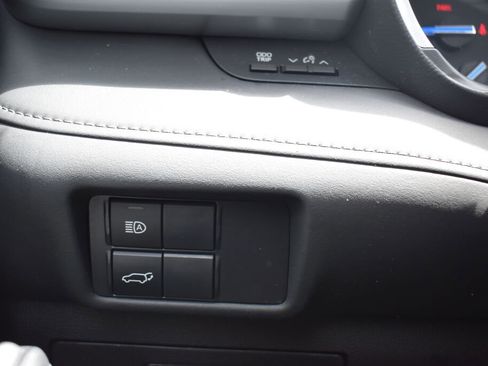 Used 2022 Toyota Highlander XLE AWD/4WD image 14