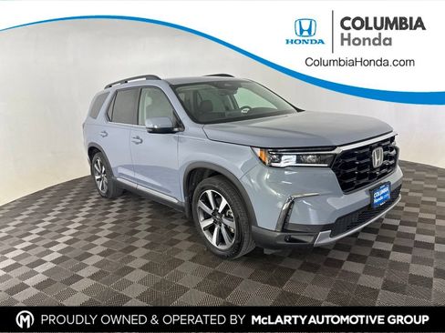 Used 2023 Honda Pilot Touring image 1