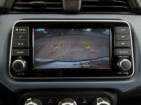 Used 2025 Nissan Versa SV FWD image 27