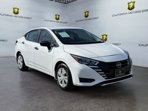 Used 2025 Nissan Versa S w/ Trunk Package image 7