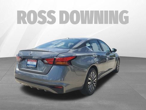 Used 2024 Nissan Altima 2.5 SV FWD image 4