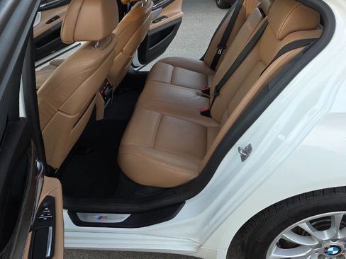 Used 2015 BMW 750i xDrive image 32