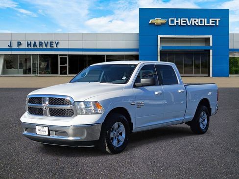 Used 2020 RAM 1500 Classic SLT image 3