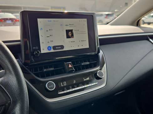Used 2025 Toyota Corolla LE FWD image 21