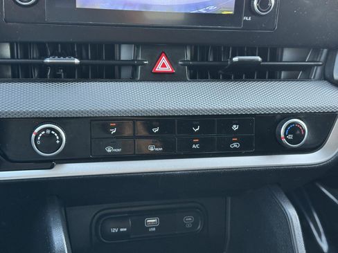 Used 2024 Kia Sportage LX image 19