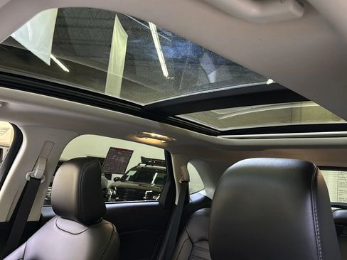 Used 2021 Ford Edge SEL w/ Convenience Package FWD image 14