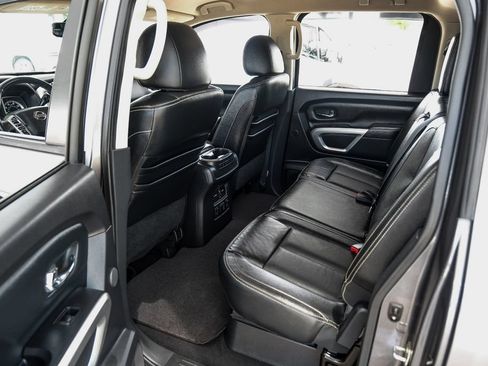 Used 2017 Nissan Titan PRO-4X w/ Pro-4x Convenience Package AWD/4WD image 47