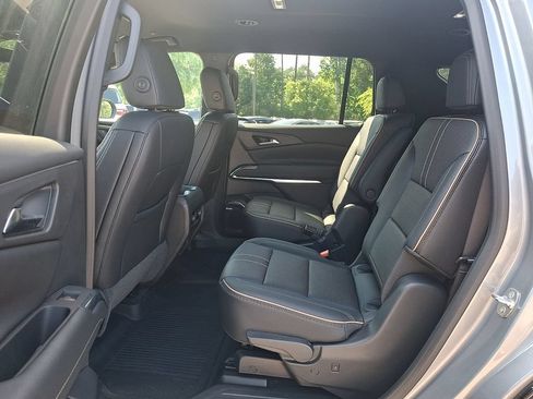 Used 2025 Chevrolet Traverse High Country w/ LPO, Floor Liner Package FWD image 10