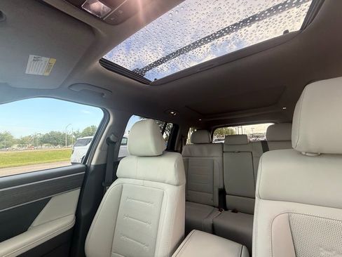 Used 2025 Hyundai Santa Fe Limited image 11