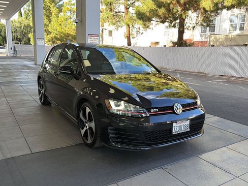 Used 2016 Volkswagen GTI SE FWD image 7