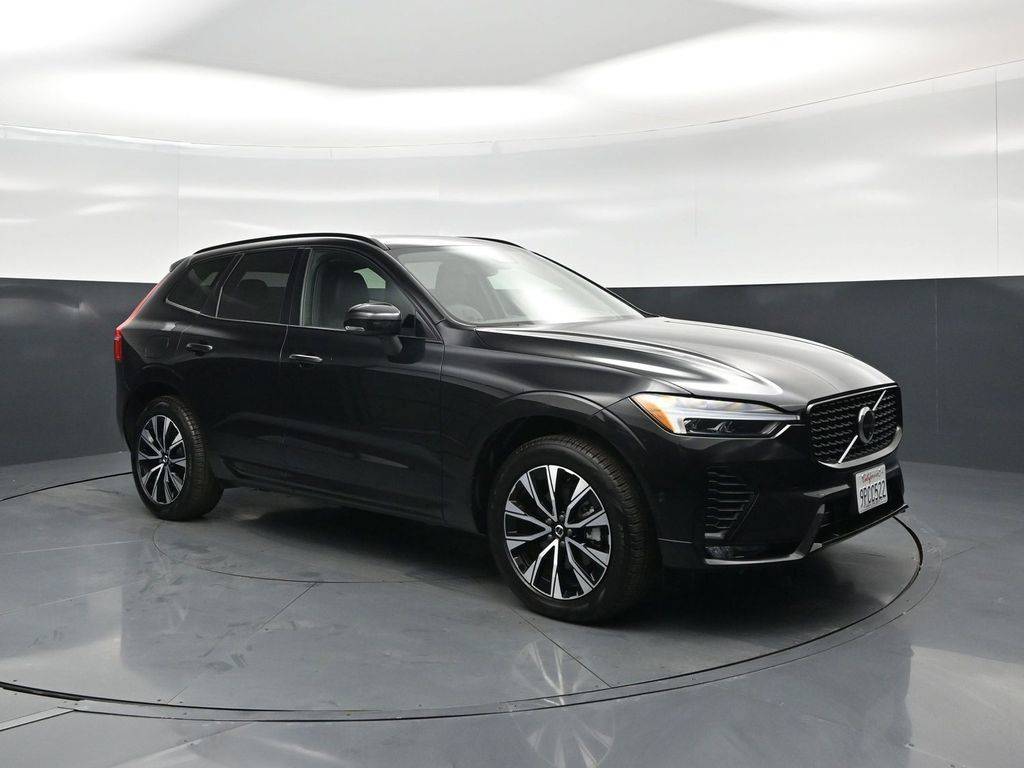 Used 2025 Volvo XC60 B5 Plus AWD/4WD image 59