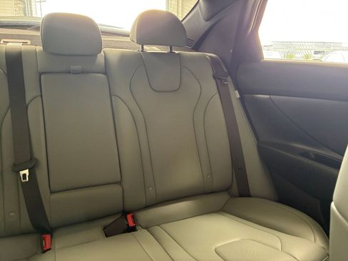 Used 2025 Hyundai Elantra Limited image 39