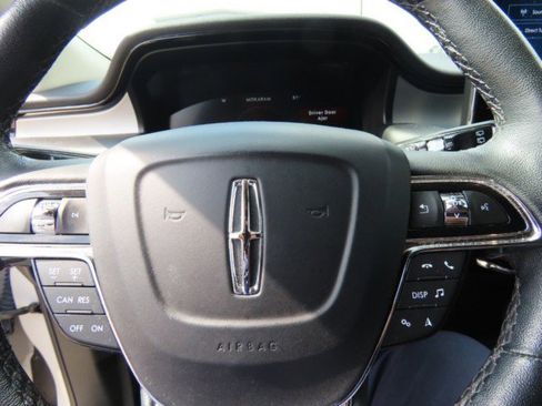 Certified 2023 Lincoln Nautilus FWD w/ Premium Package image 26